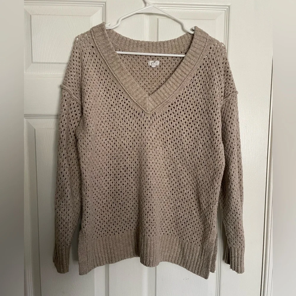 aerie Women’s Size Small Open-Knit V-Neck Sweater in Cream/Tan